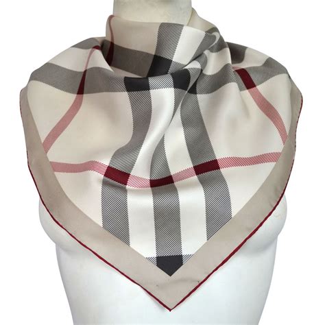 foulards burberry|Foulard en soie imprimée BURBERRY pour femme .